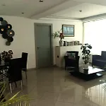 Bay View Modern Apartamento *
